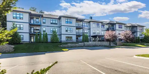 2075 Lafayette