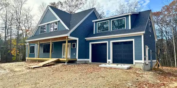 43 Stratham