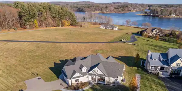 25 Fosters Drive
