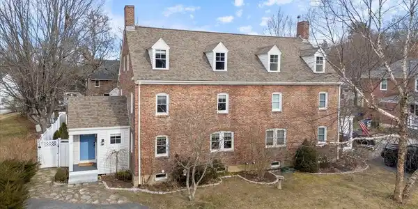 11 Elder Street