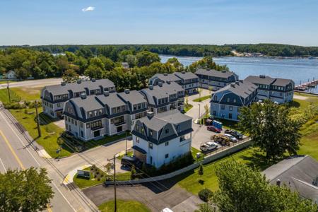 24 LITTLE BAY Drive