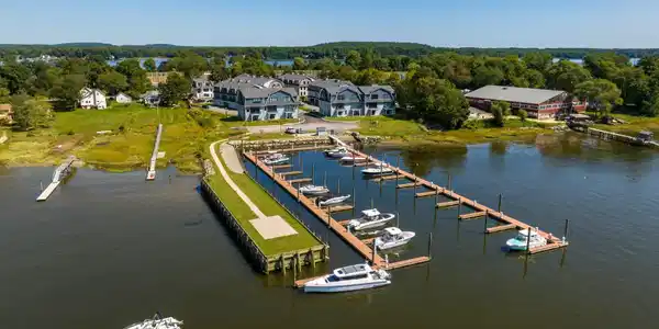 10 LITTLE BAY Drive