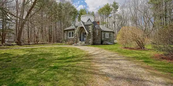 281 Brackett Road