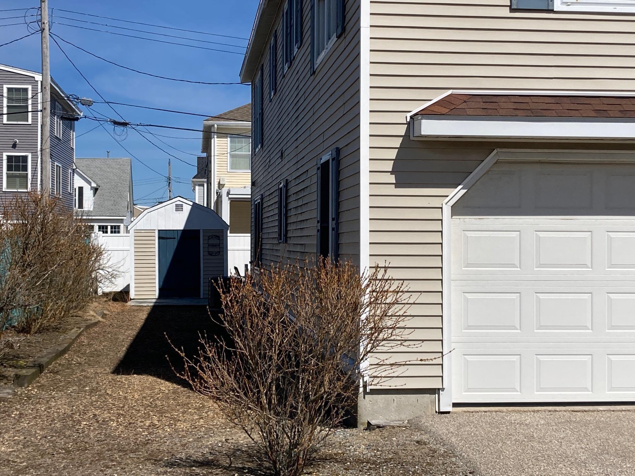 Image 3: East side yard