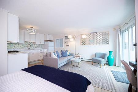 933 Ocean Boulevard