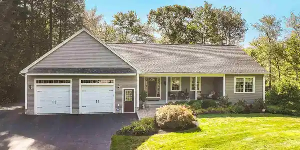 18 Huckins Road
