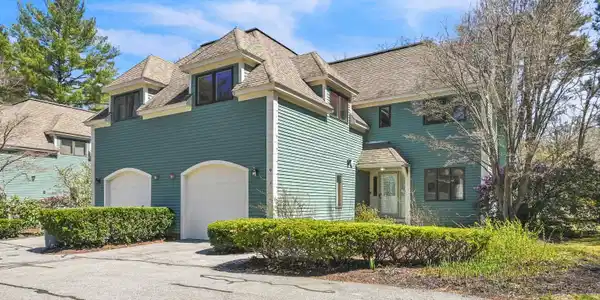 9 Clearwater Drive