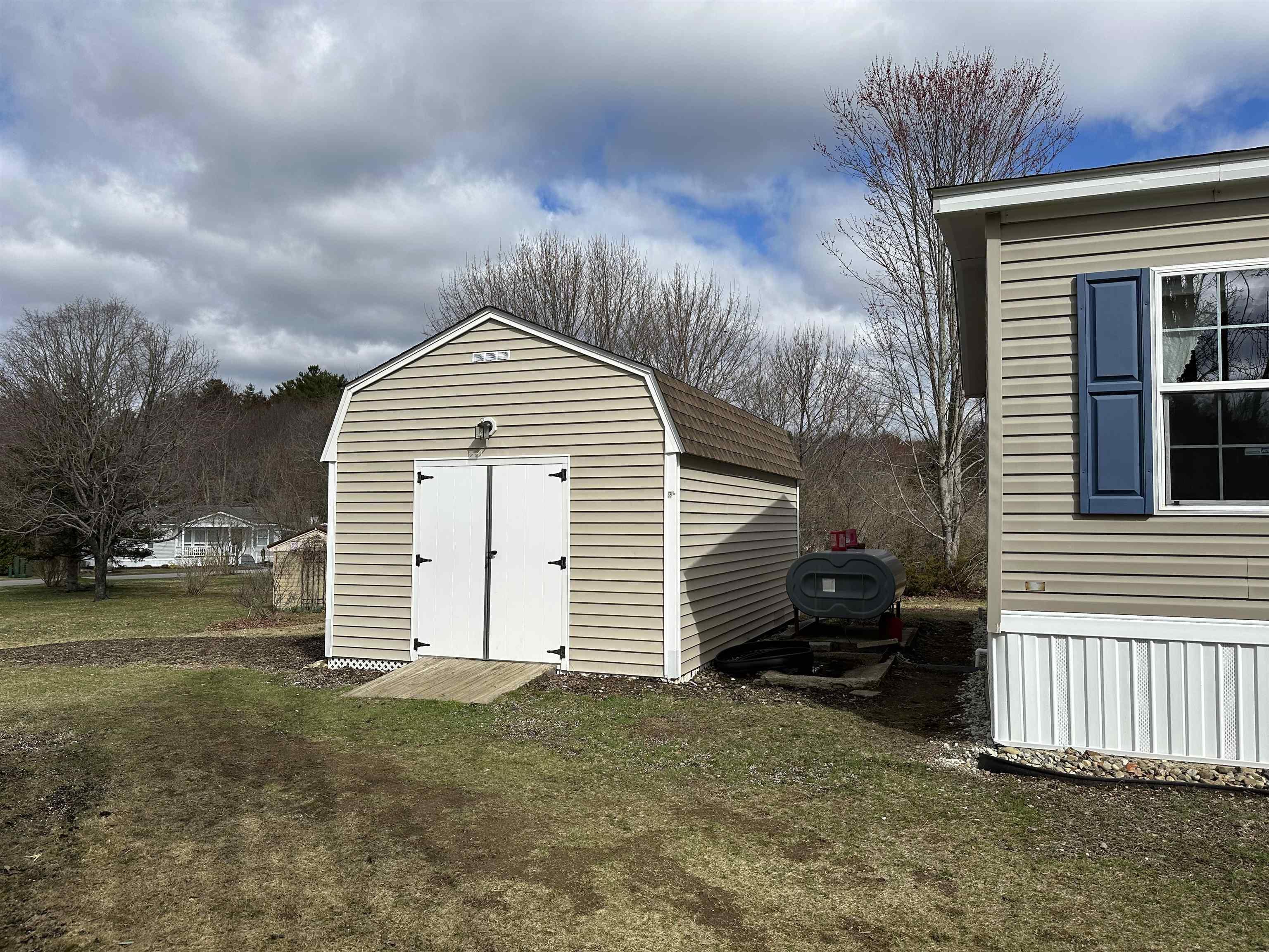 Image 2: Spacious Shed
