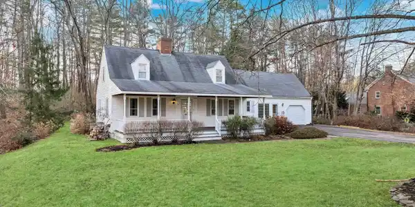 17 Meadow Road
