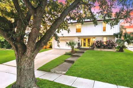 4610 MURANO Road