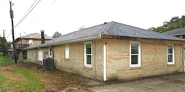Image 4: Rear