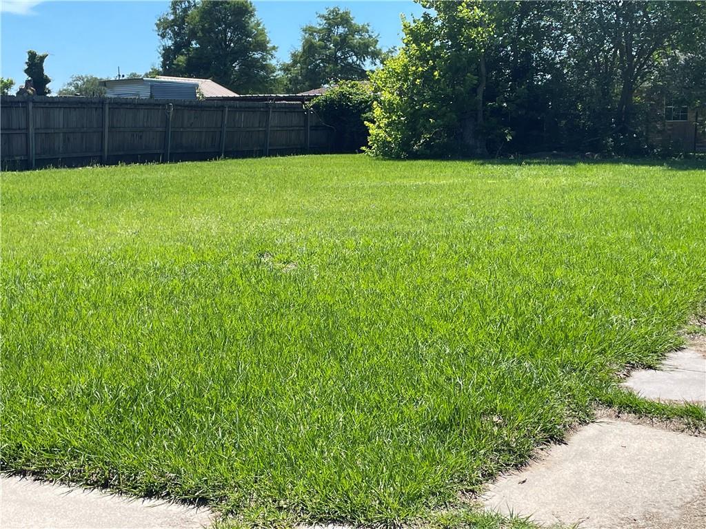 Image 2: Corner view of lot