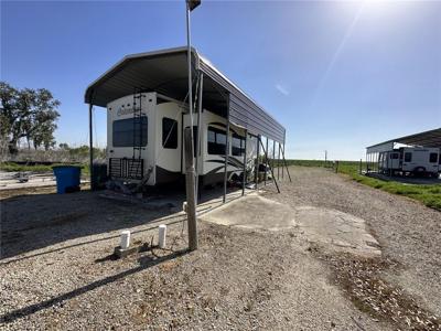4605 DELACROIX Highway