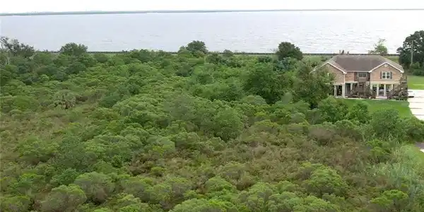 Image 3: Nearby 'The Pen'