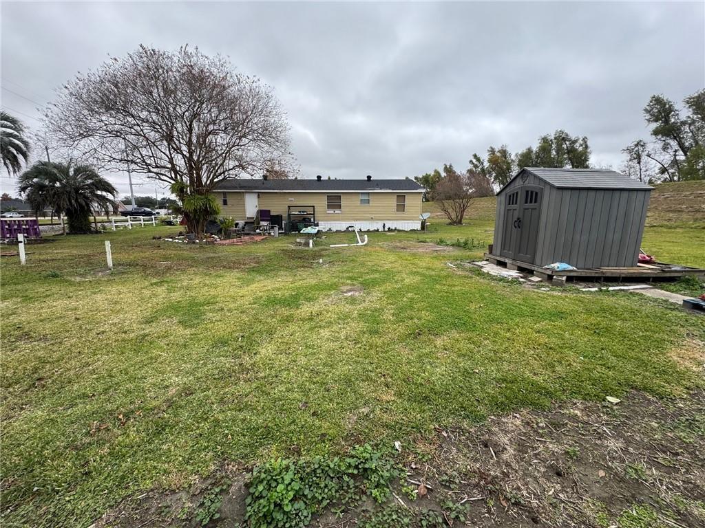 Image 4: rear yard