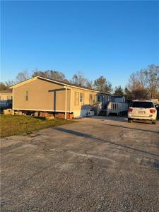 282 HUMMINGBIRD Drive
