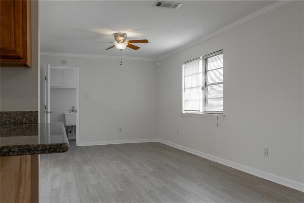 Image 2: LIVING ROOM