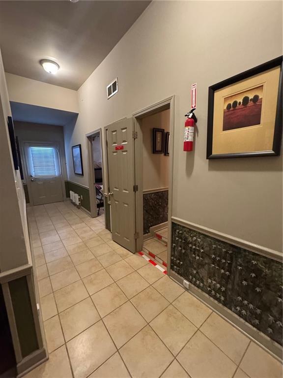Image 4: 1st Level foyer