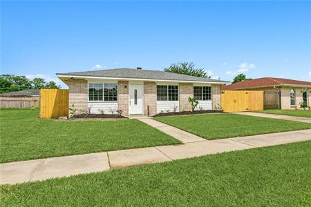 2209 W CHRISTIE Drive