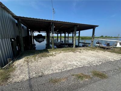 6424 DELACROIX Highway