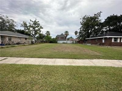 1933 HEIGHTS Drive