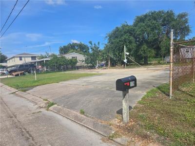 119 E COLLINS Drive