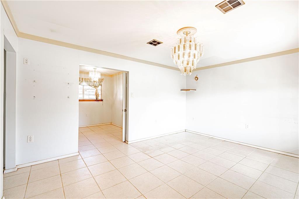 Image 2: Livingroom