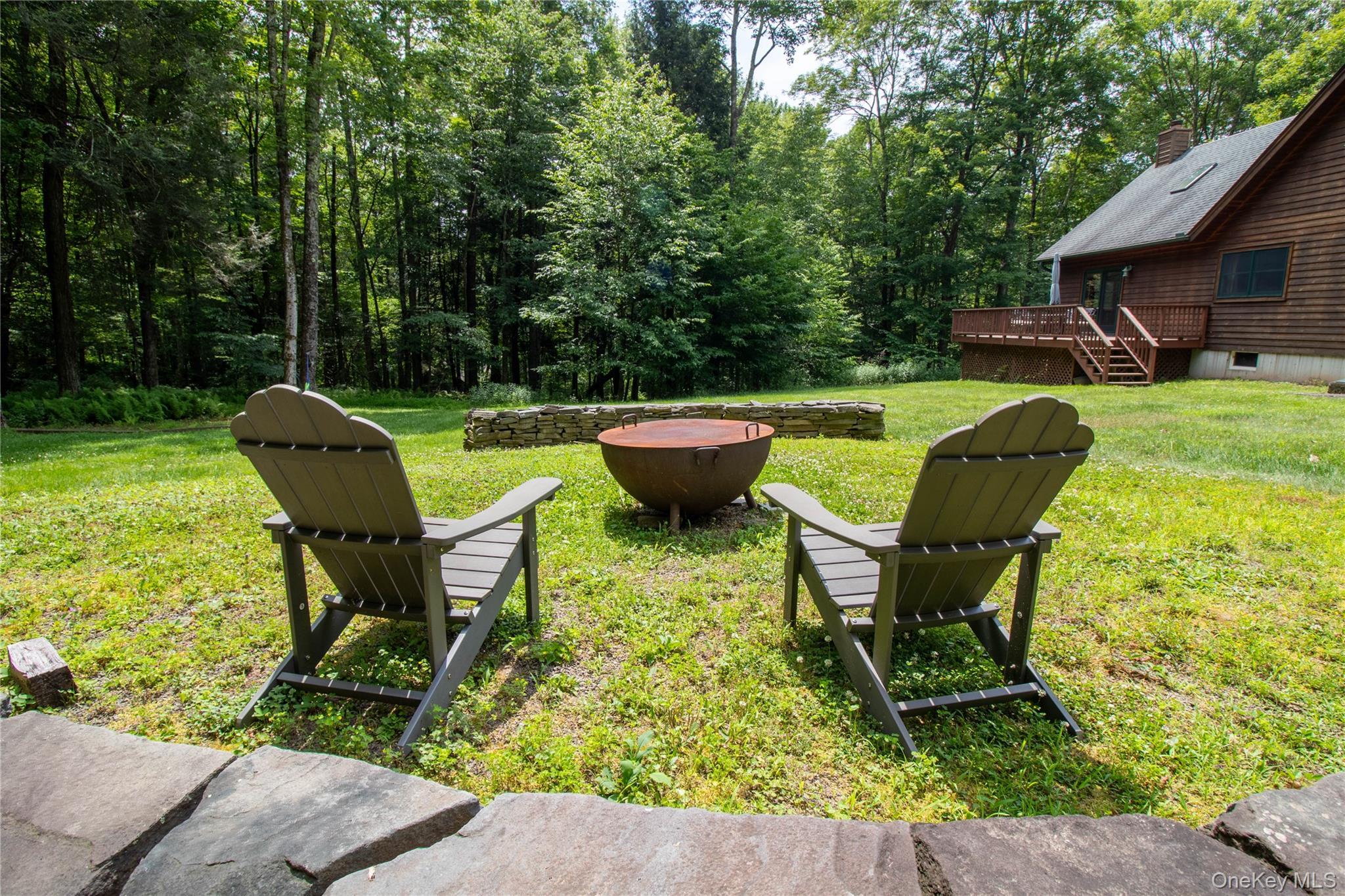 Image 4: Yard Image 4: Yard