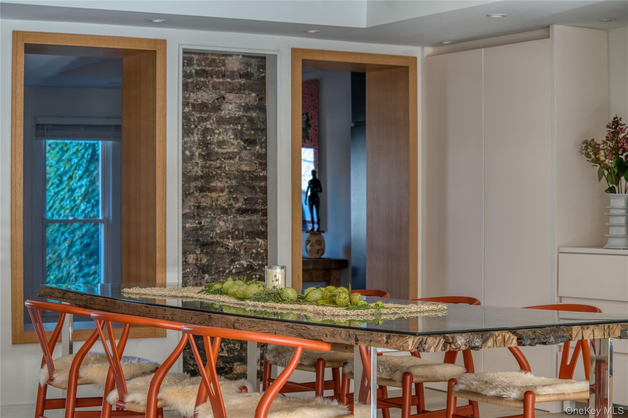 Image 4: Dining Room Image 4: Dining Room