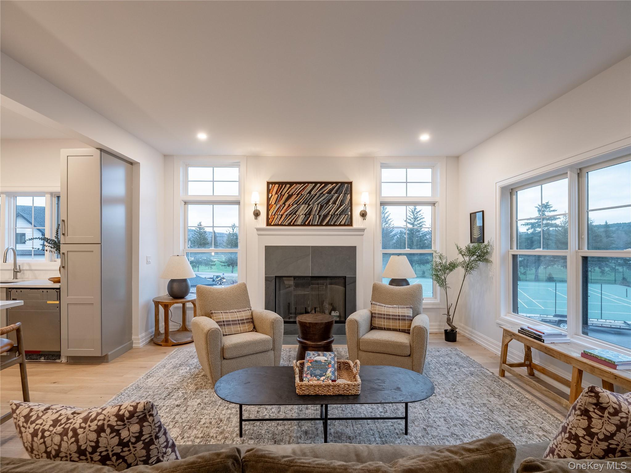 Image 2: Living Room Image 2: Living Room