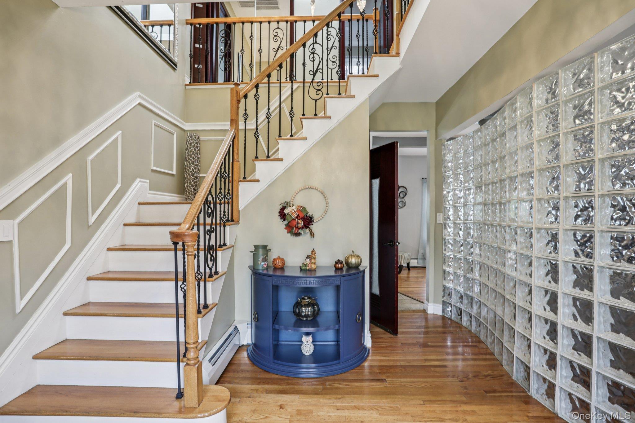 Image 4: Entry Image 4: Entry