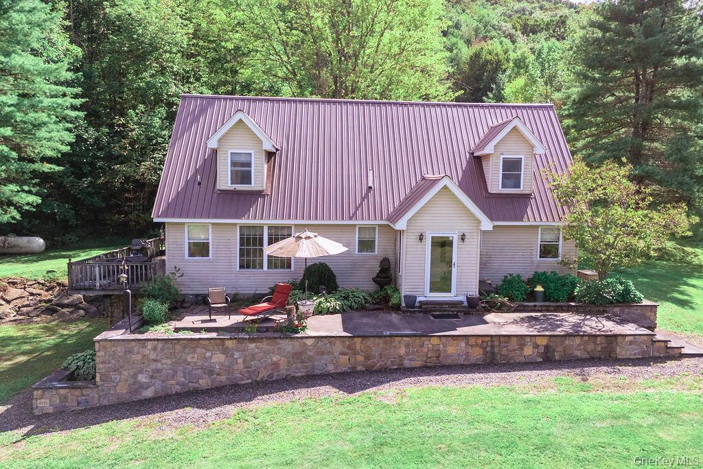 Image 3: Front of Structure Image 3: Front of Structure