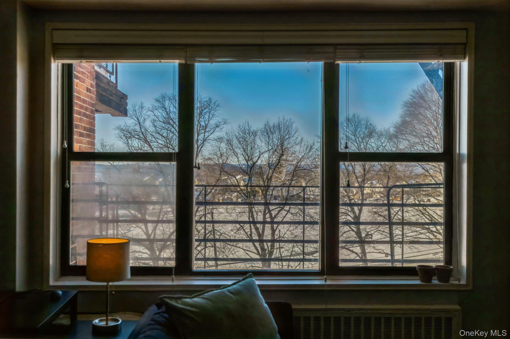 Image 4: View Image 4: View