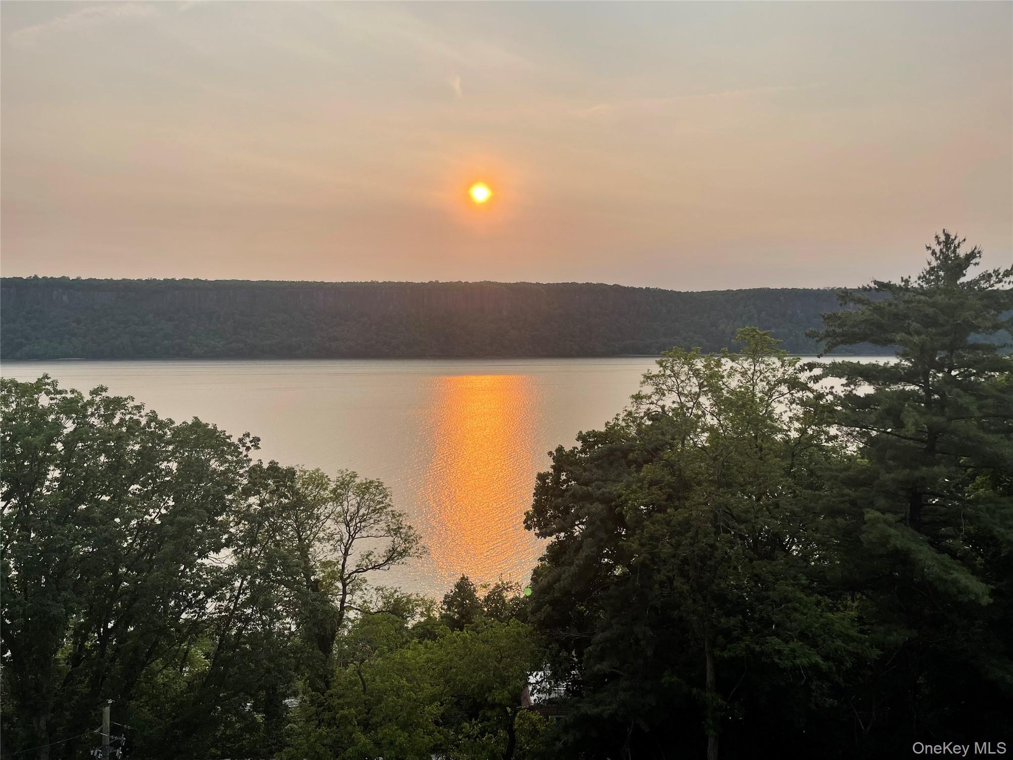 Image 2: View Image 2: View