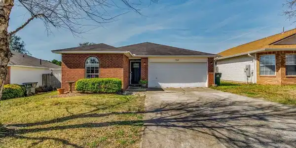 368 Mizzen Ln