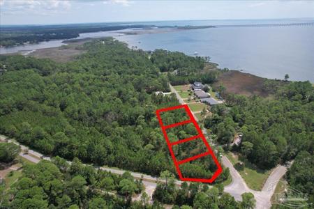 4628 Bayside Dr