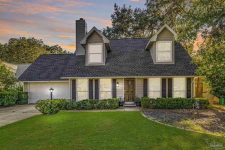 406 Parkwood Dr
