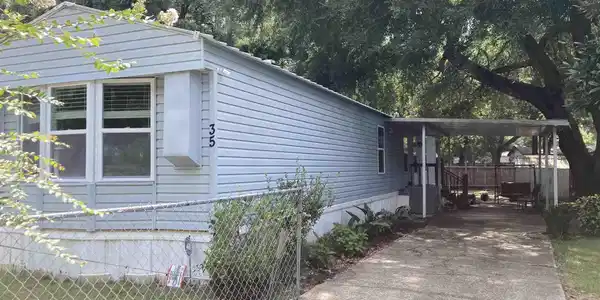 35 Domitilla St