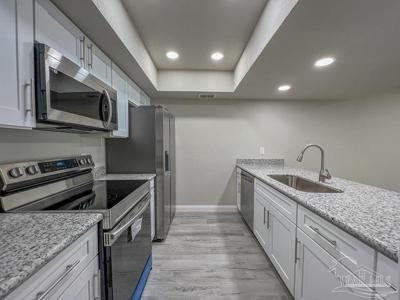 8406 Williamsburg Cir
