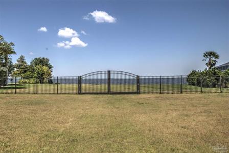 4548 Bayside Dr
