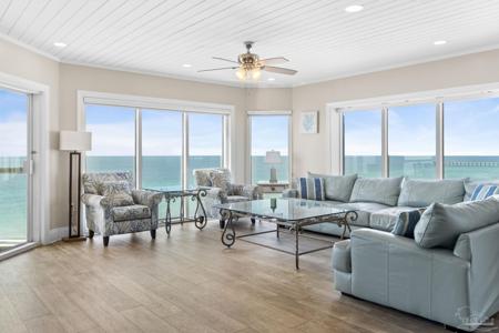 22 Via Deluna Dr