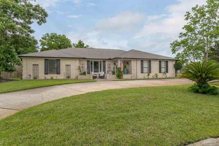 1 Arapaho Dr