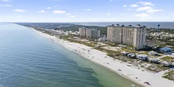 375 Beach Club Trl