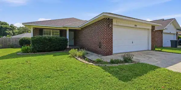856 Miramar Dr