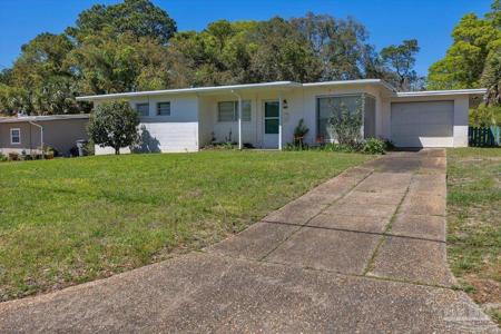 213 NE Staff Dr