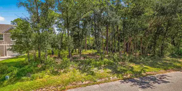 5652 Bay Forest Dr