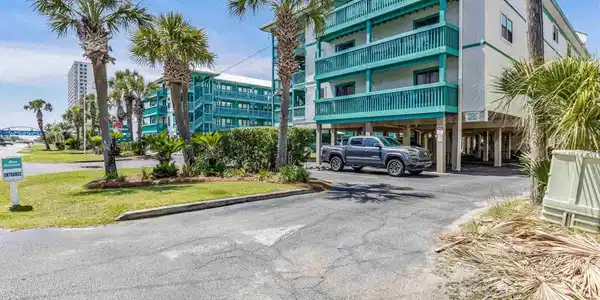 952 West Beach Blvd