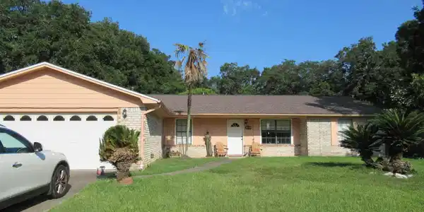 5850 Princeton Dr