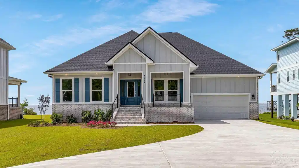 Image 1: Actual house.