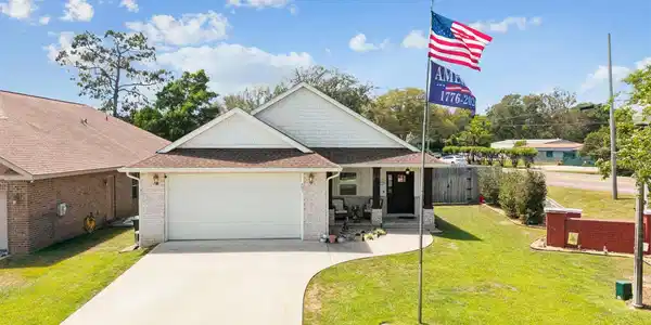 605 Wild Heron Way